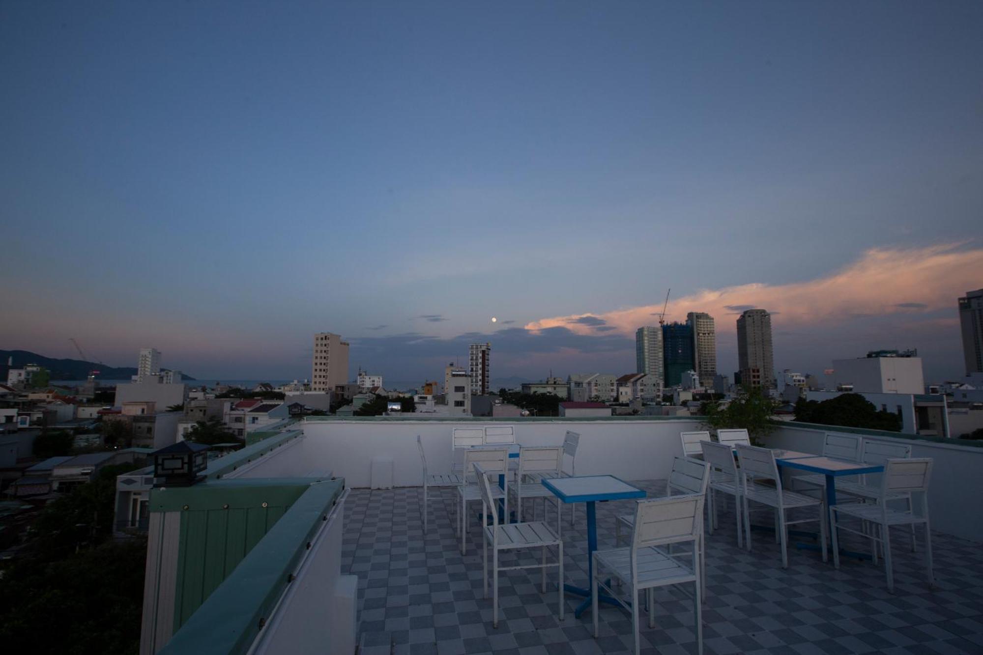 Seashine Apartment Da Nang Bagian luar foto